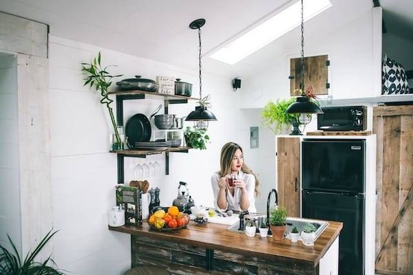 Comment entretenir son jardin d'herbes aromatiques dans sa cuisine ?